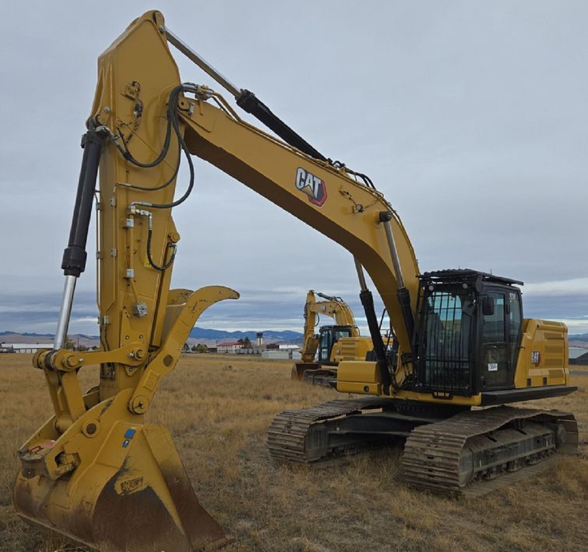 2022 Caterpillar 330 Excavator