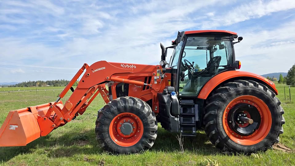 2022 Kubota M7-172 Deluxe